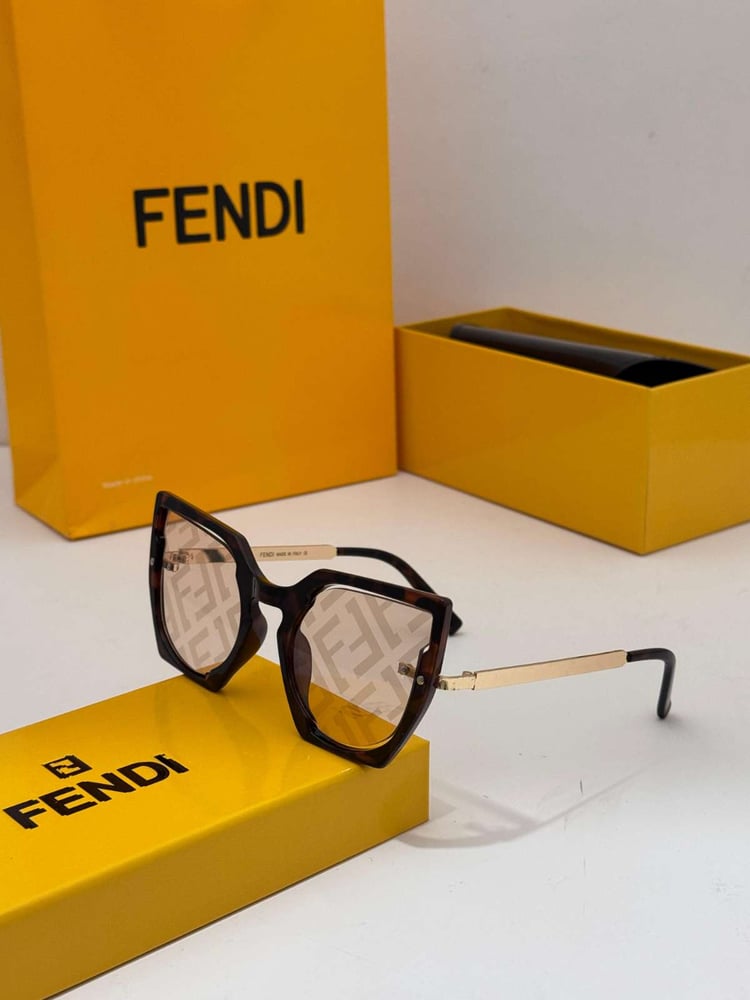 نظارة شمسية فندي FENDI Sunglasses