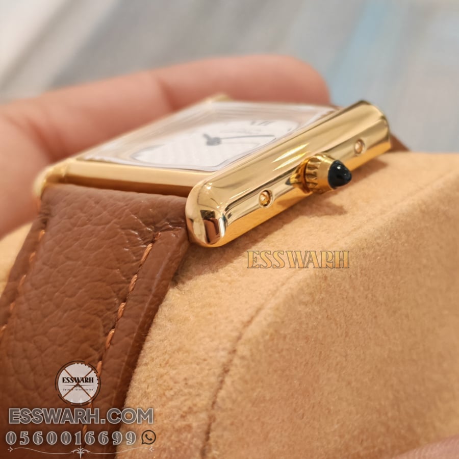 ساعة كارتير  تانك موست  مقاس 33.7 x 25.5 mm صغير - اصدار المينا فينتيج - ذهبي - قفل قديم