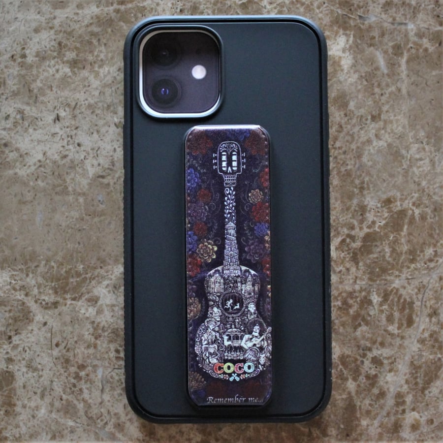 Protective case with a back grip that supports car magnets - iPhone 11- 12 + 12Pro + 12Promax
