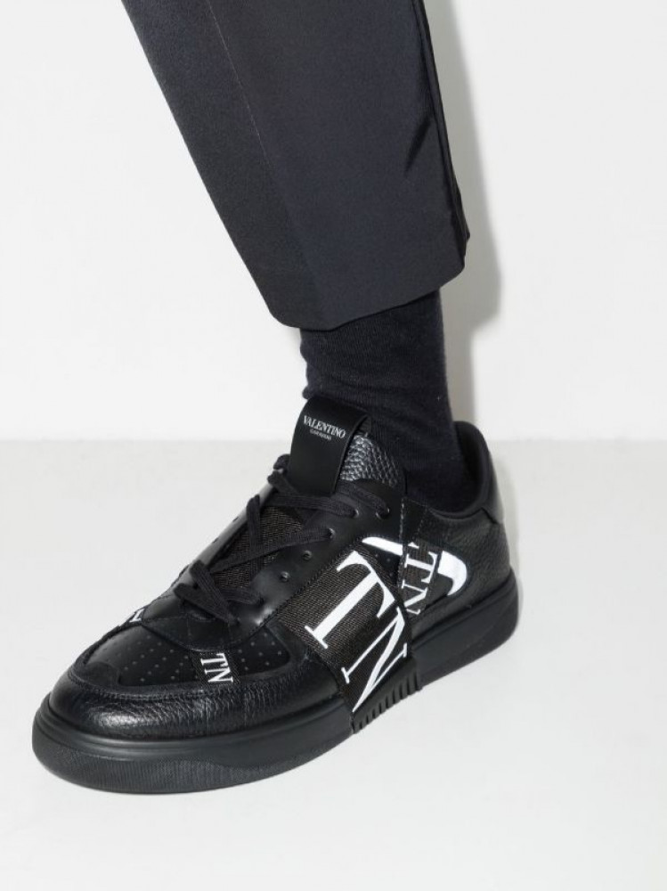 سنيكرز فالنتينو - Sneakers Valentino