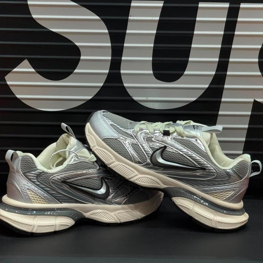 حذاء نايك V2k RUN الرياضي