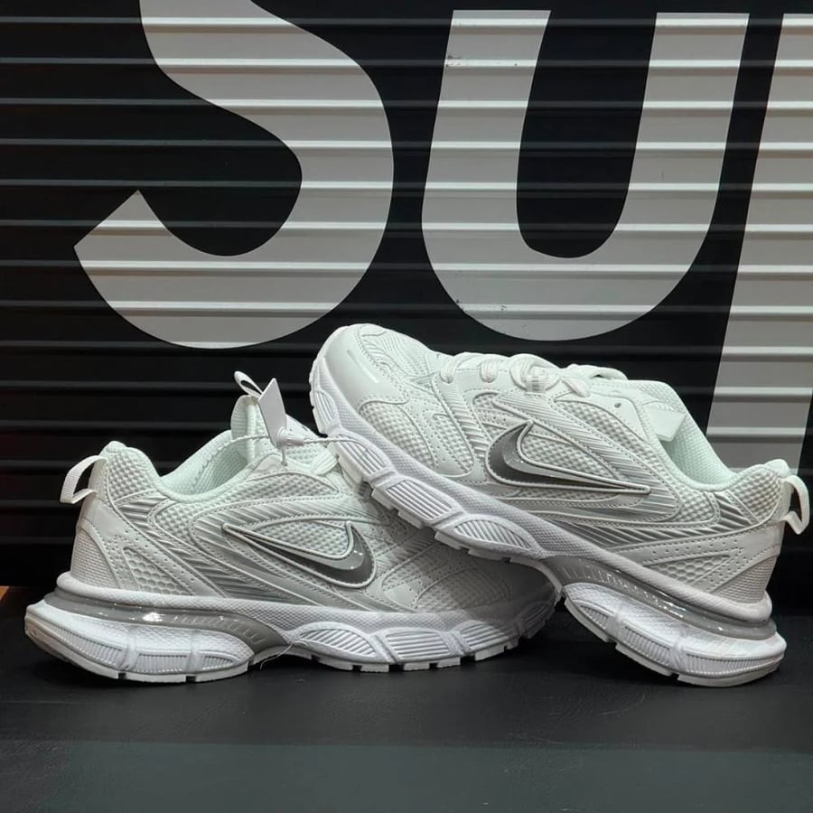 حذاء نايك V2k RUN الرياضي
