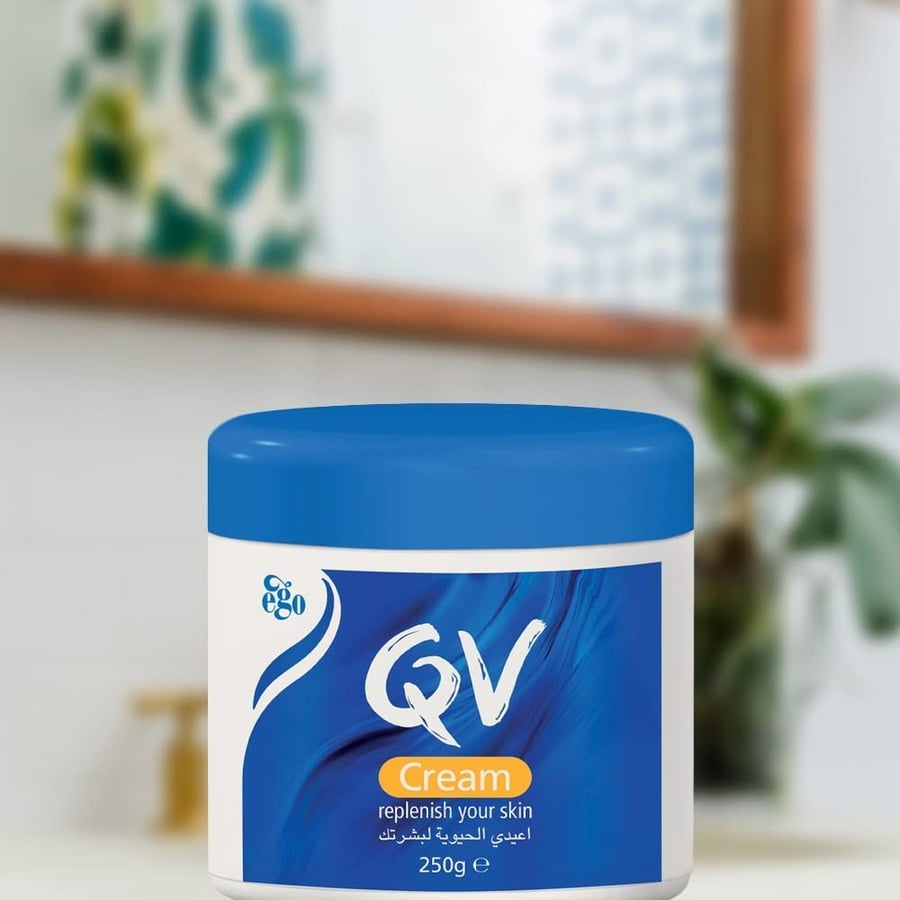كريم مرطب QV