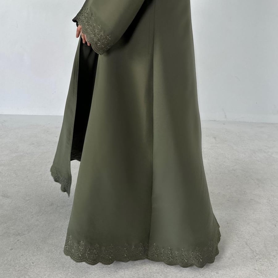 (للتسليم الفوري - متوفر بالمقاسات في القسم الأساسي) VR43 OLIVE EMBROIDERED FLARE ABAYA