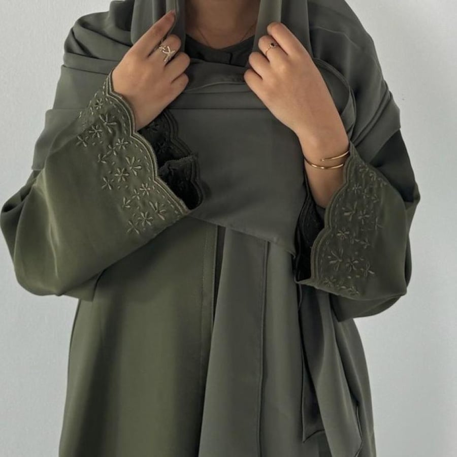 (للتسليم الفوري - متوفر بالمقاسات في القسم الأساسي) VR43 OLIVE EMBROIDERED FLARE ABAYA