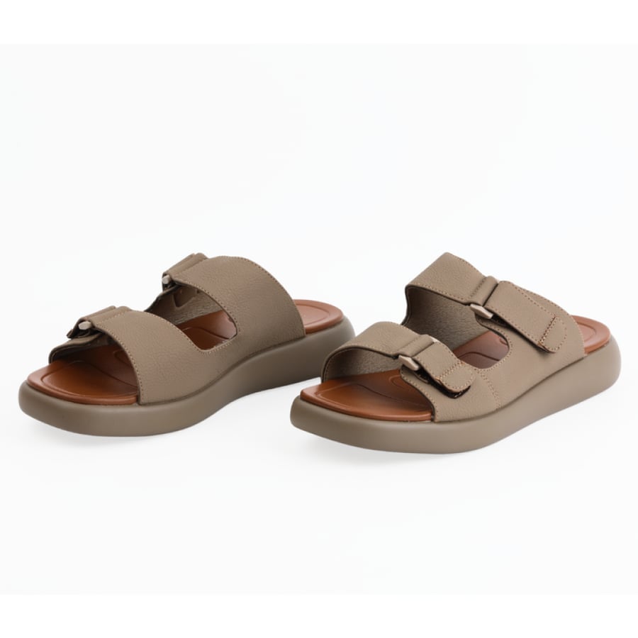 Men's slippers from Batonia - Beige