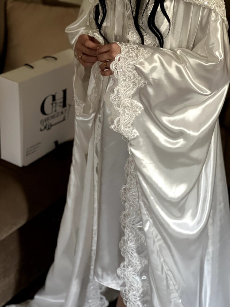 Bride's abaya, dental