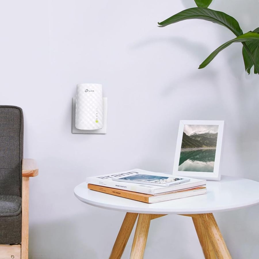 Wi-Fi signal booster TP-Link AC750 (RE200) – dual-band coverage and ultra-fast speed for all corners of your home