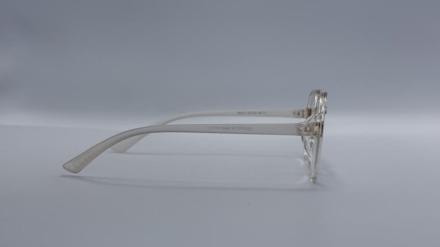 Round plastic eyeglasses suitable for both genders, transparent brown color, model number MZ027C7