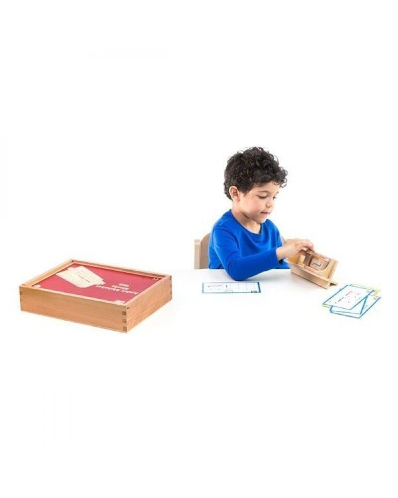 مكعبات الحروف الخشبية