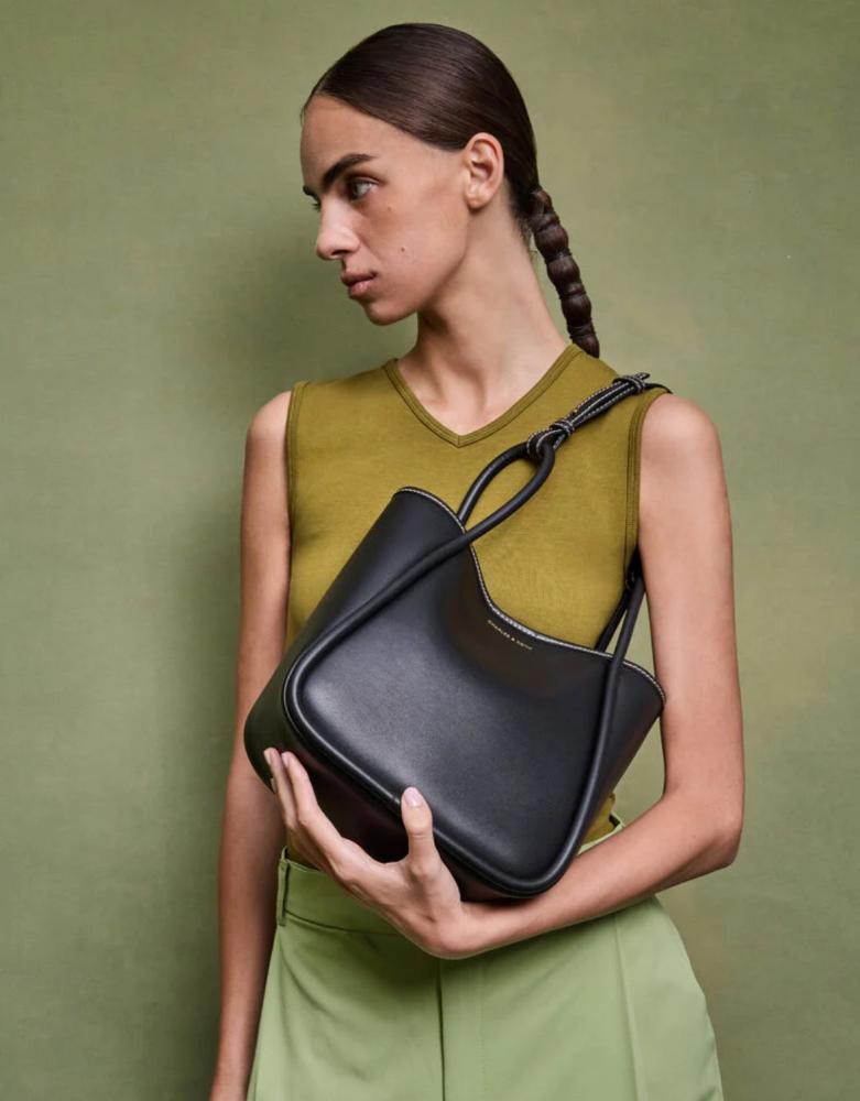 شنطة charles & keith الحجم الوسط