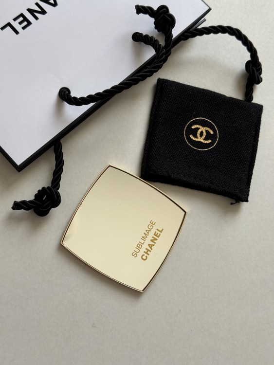 مراية مقاس ميني chanel