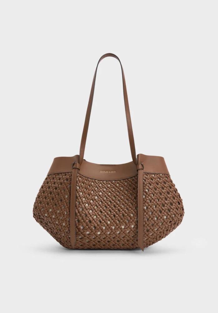شنطة charles & keith المقاس العادي L