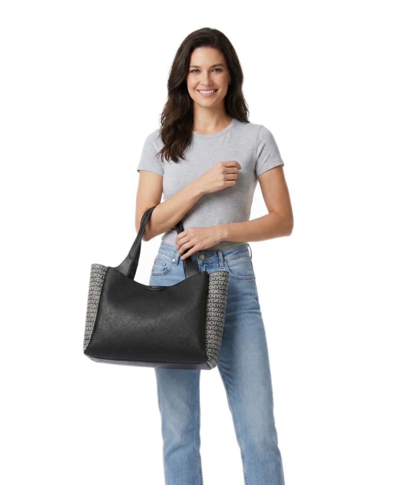 شنطة توتي  dkny