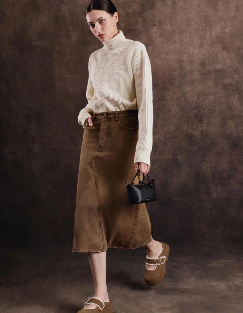 شنطة charles & keith