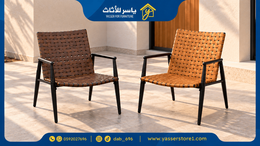 كرسي حديد مقعد وظهر جلد صناعي بعدة ألوان.