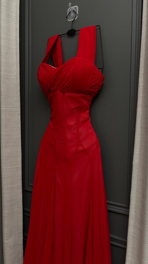 Elegant dress B39