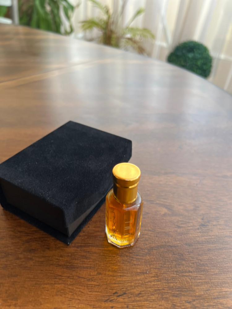 Oud oil summer blend