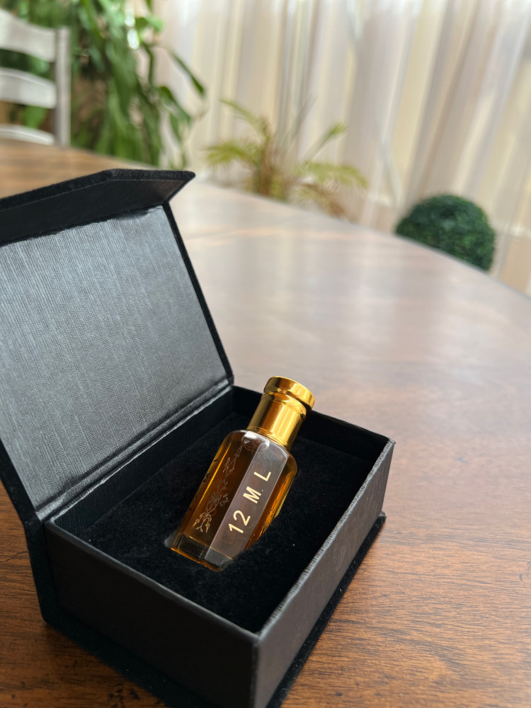 Oud oil summer blend