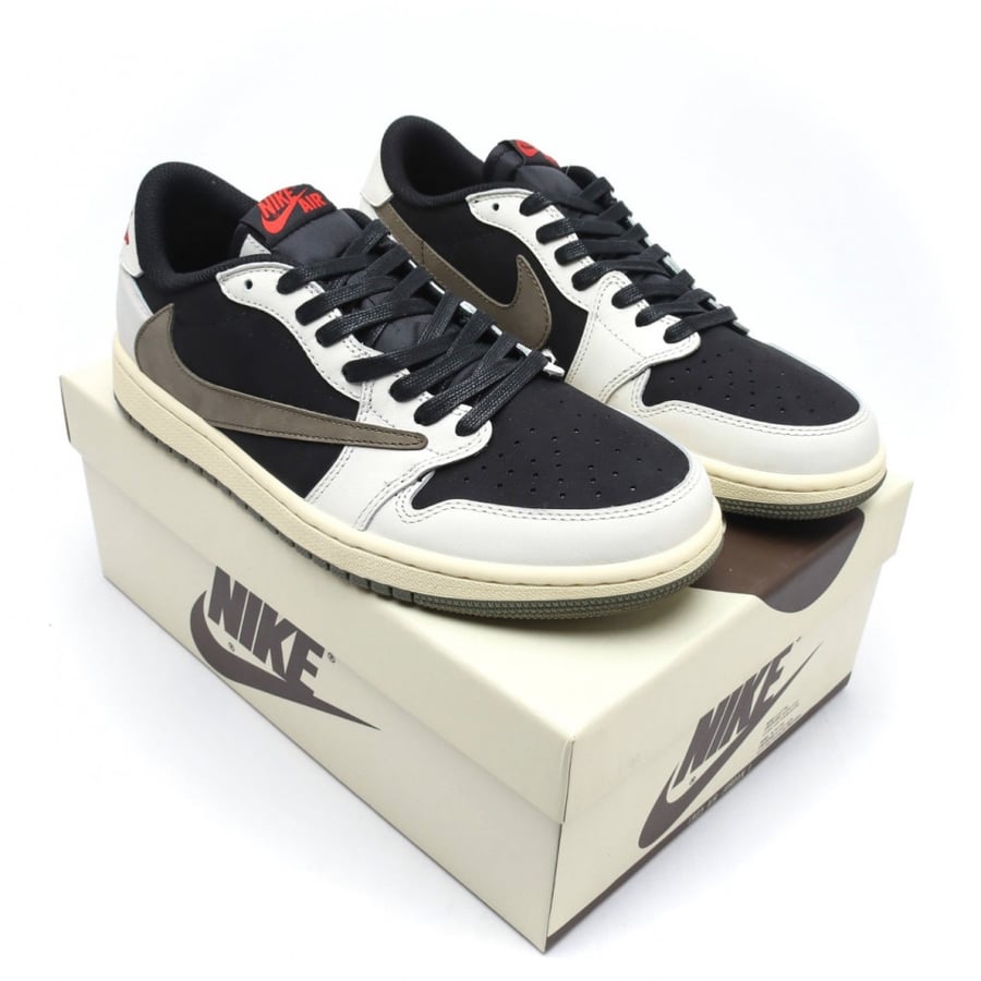 Air Jordan x Travis Scott 1 Low Sneakers