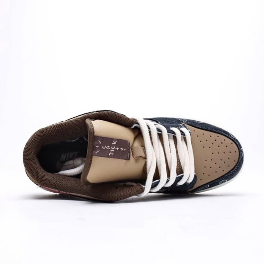 Nike x Travis Scott SB Dunk Low Sneakers