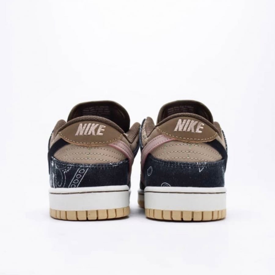 Nike x Travis Scott SB Dunk Low Sneakers