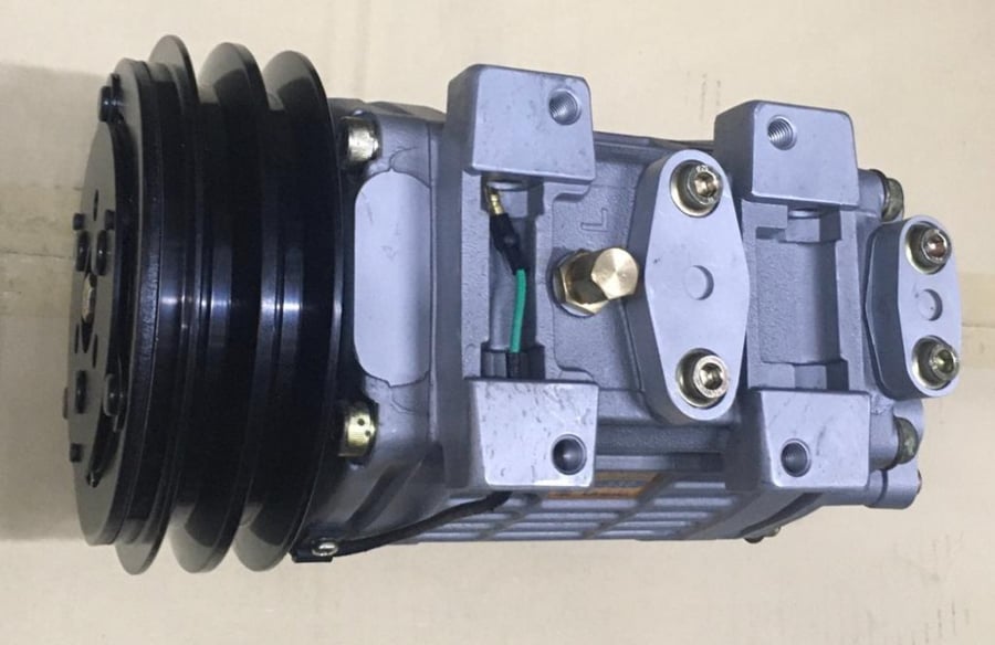 COMPRESSOR UNICLA UX-330 24V DM 168mm PULLEY W-FITTING No13102J كمبروس