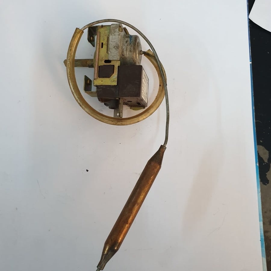#05723X ثرمستات مكيف شباك / AC AIR CON THERMOSTAT GE 1160325 31RT28AL2