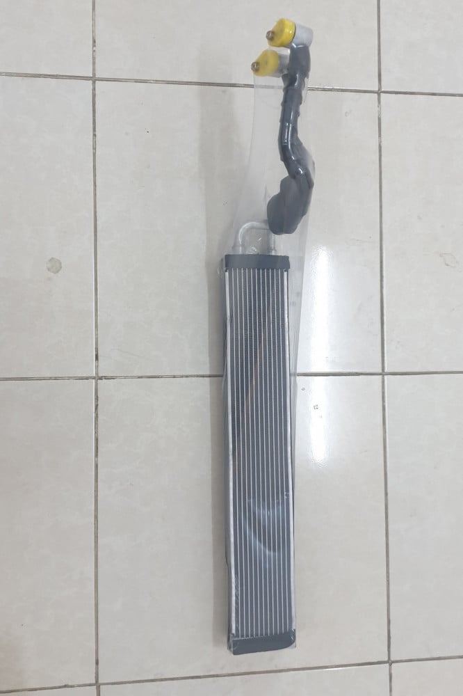 EVAPORATOR COIL TOYOTA HIACE REAR SIDE NO11697T ثلاجة تويوتاهايس خلفية