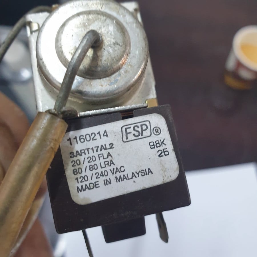 #01088M ثرمستات مكيف يورك بارد / THERMOSTAT YORK COLD ONLY GE 3ART17AL2