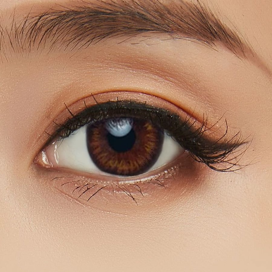 عدسات اكوا دفاين ناتشورال شاين Acuvue Define Natural shine
