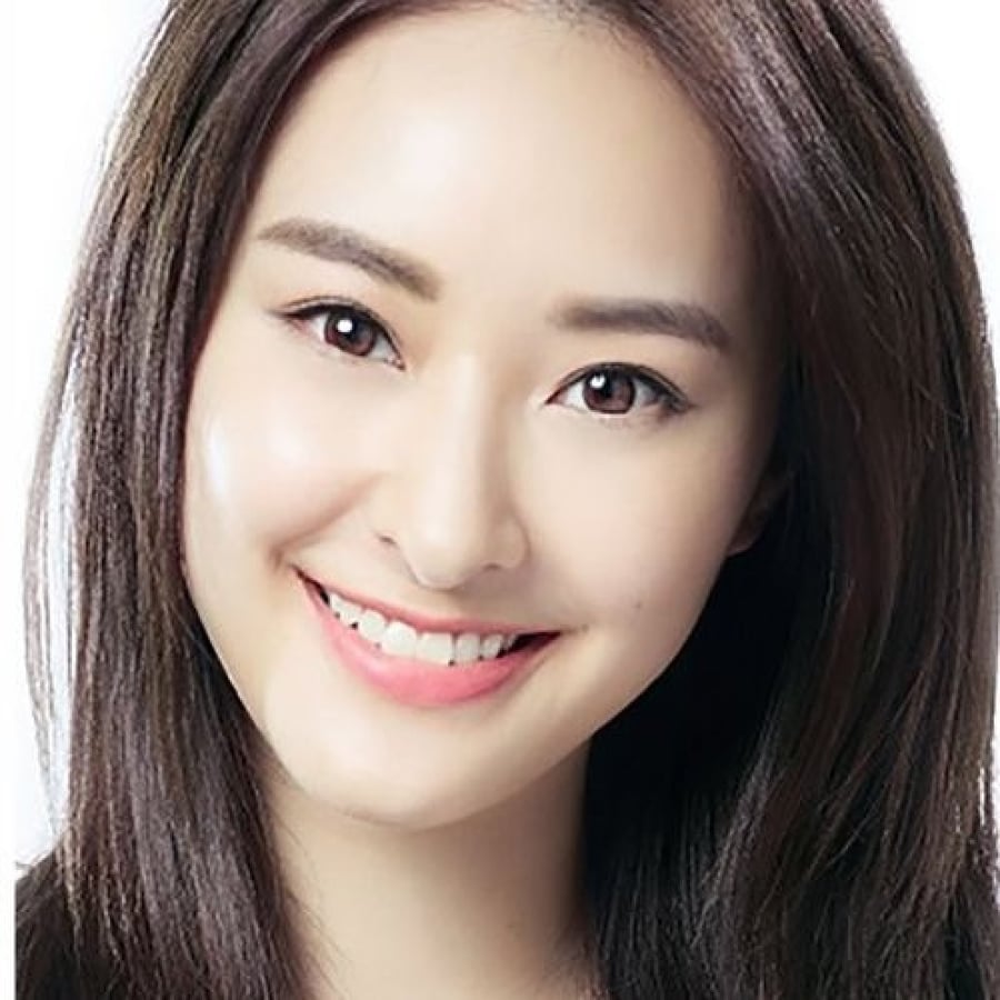 عدسات اكوا دفاين رادينت برايت   Acuvue Define Radiant bright