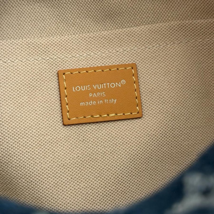 LOUIS  VUITTON