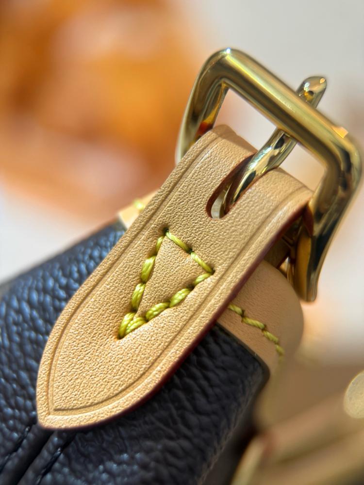 LOUIS  VUITTON