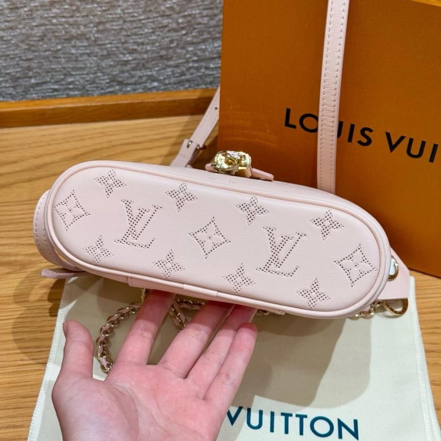 LOUIS  VUITTON