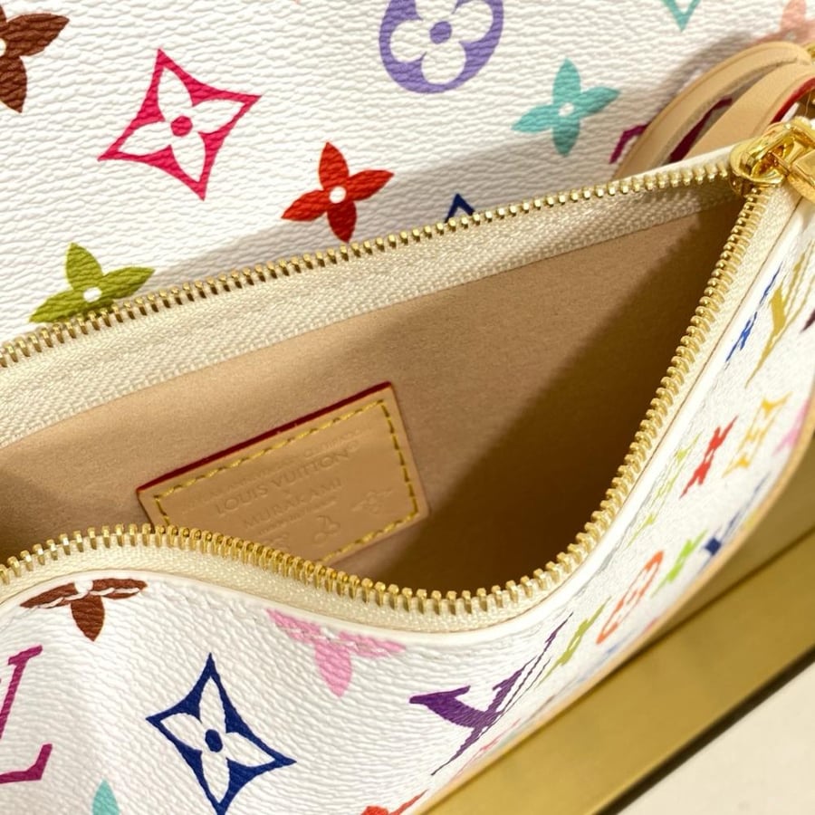 LOUIS  VUITTON