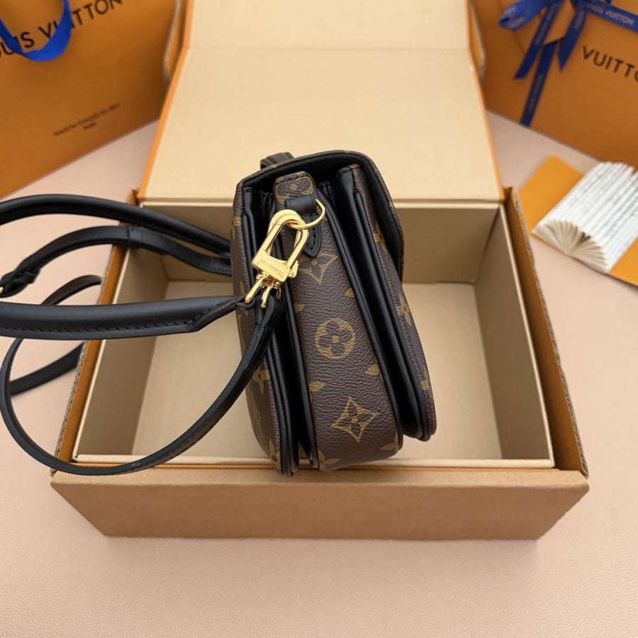 LOUIS  VUITTON