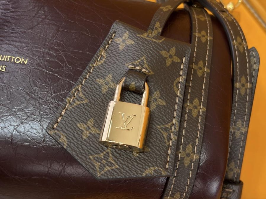 LOUIS  VUITTON