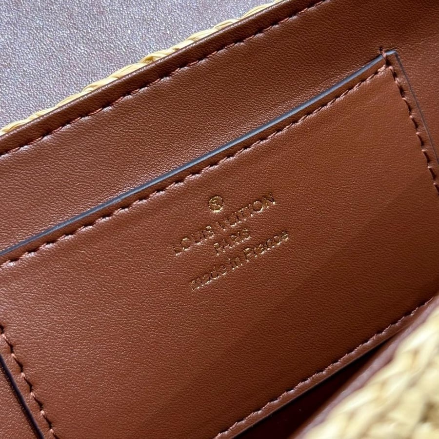 LOUIS  VUITTON