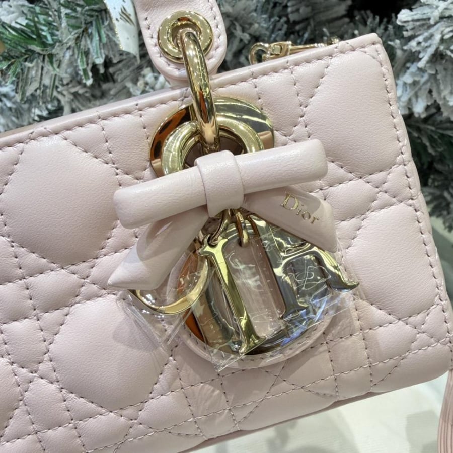 DIOR