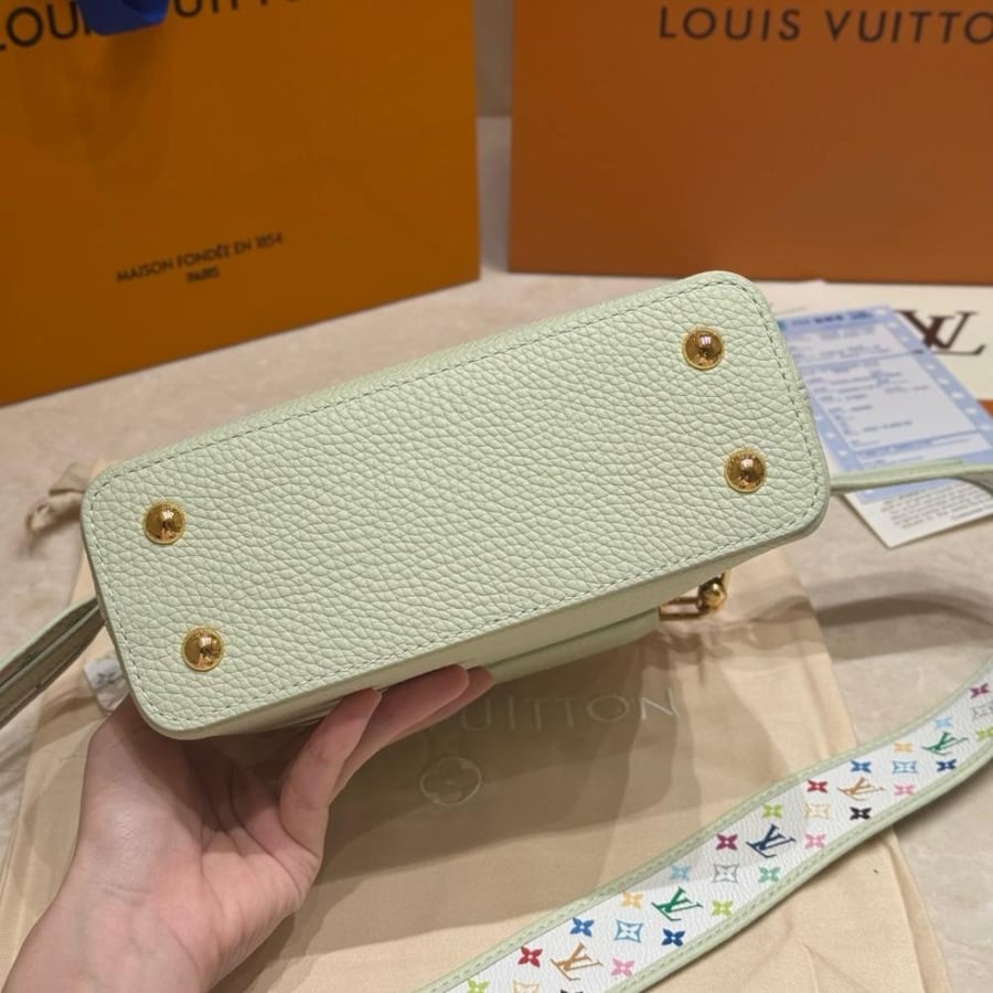 LOUIS  VUITTON