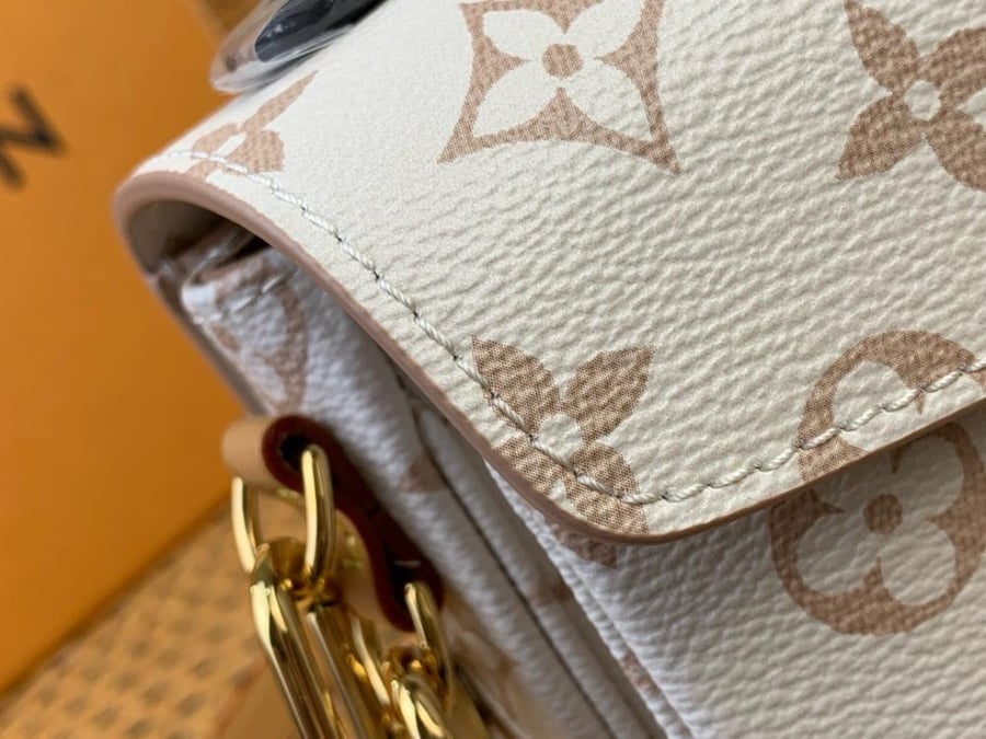 LOUIS  VUITTON