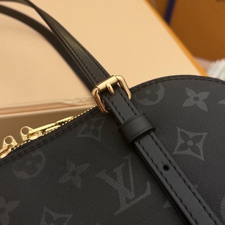 LOUIS  VUITTON