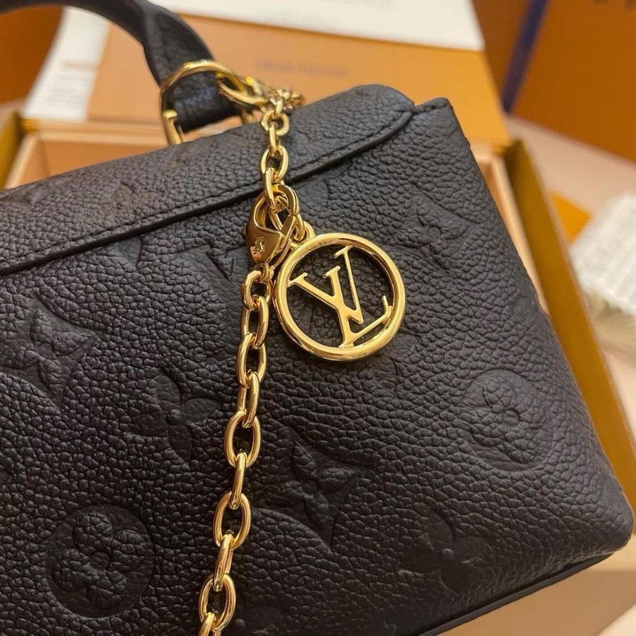 LOUIS  VUITTON