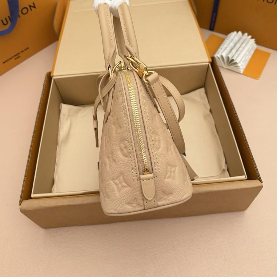 LOUIS  VUITTON
