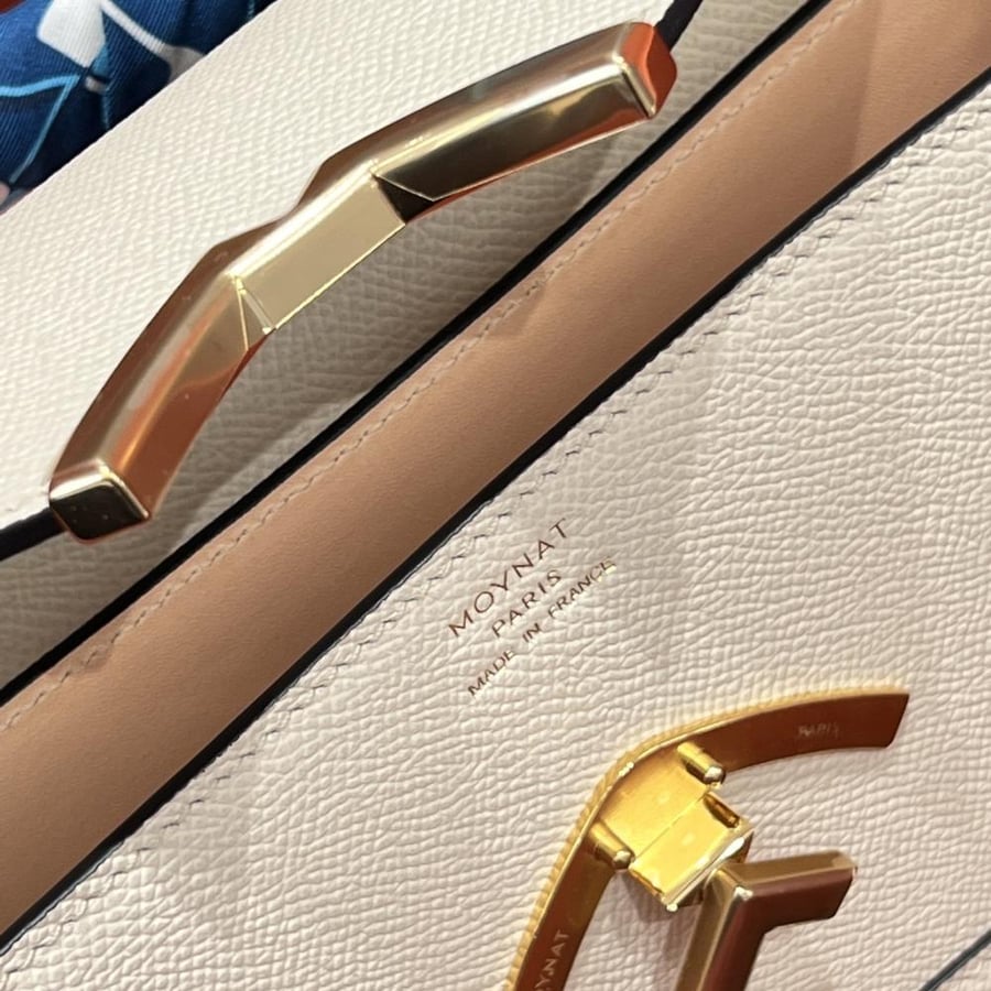 MOYNAT