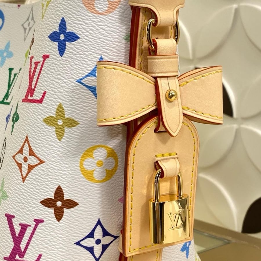 LOUIS  VUITTON