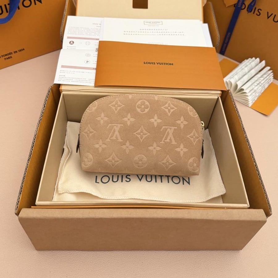 LOUIS  VUITTON