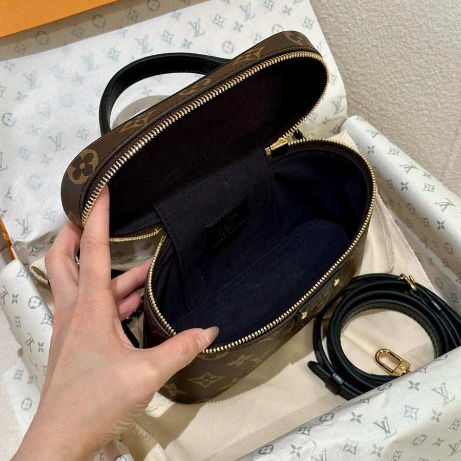 LOUIS  VUITTON