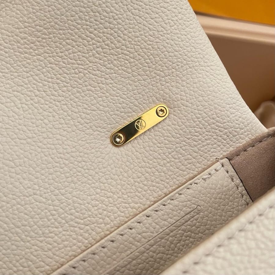 LOUIS  VUITTON